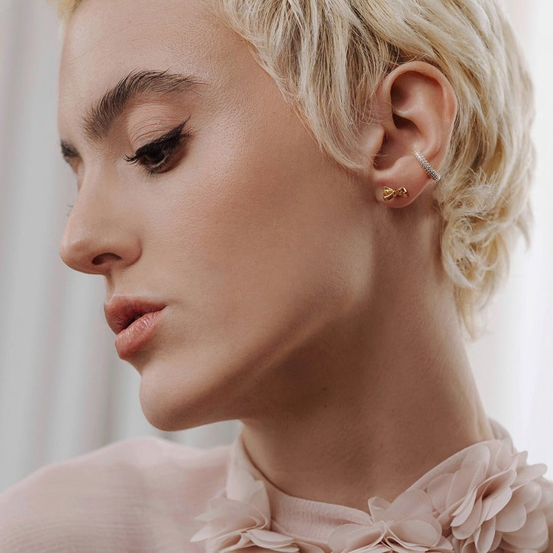 Bow Stud