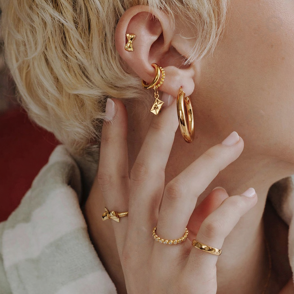 Bow Stud