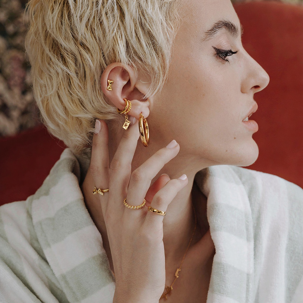 Bow Stud