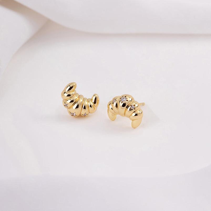 Croissant Gold Stud