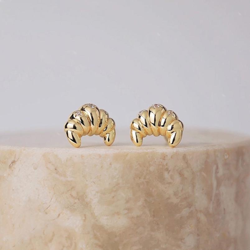 Croissant Gold Stud